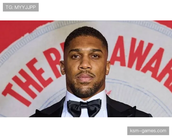 安东尼·约书亚穿着百万定制西装去超市买菜，居然被邻居认错了…